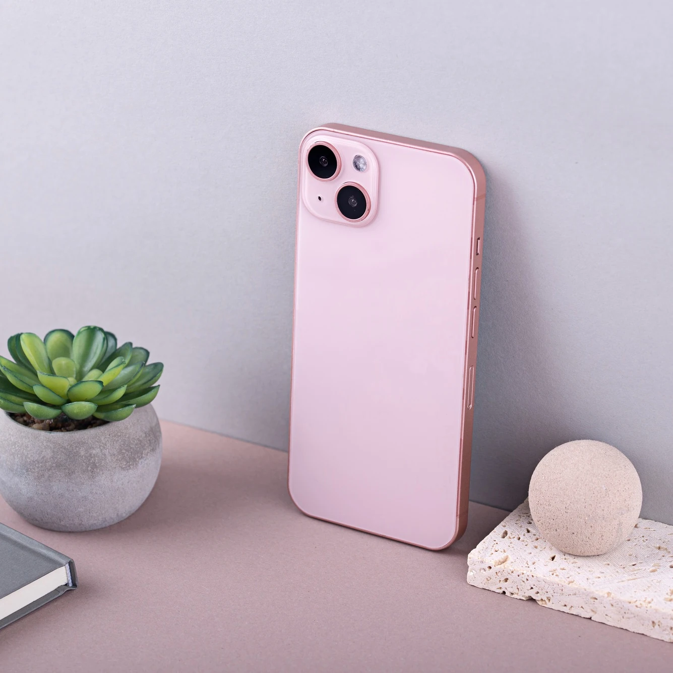 iphone16pro-ugc Iphone UGC